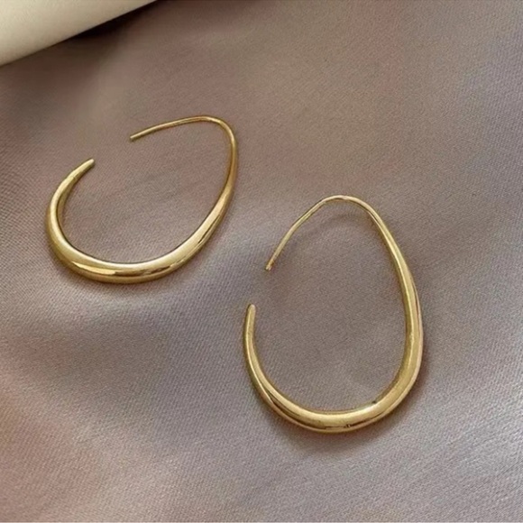 Gold Hoop Minimalist Earrings - Picture 1 of 4